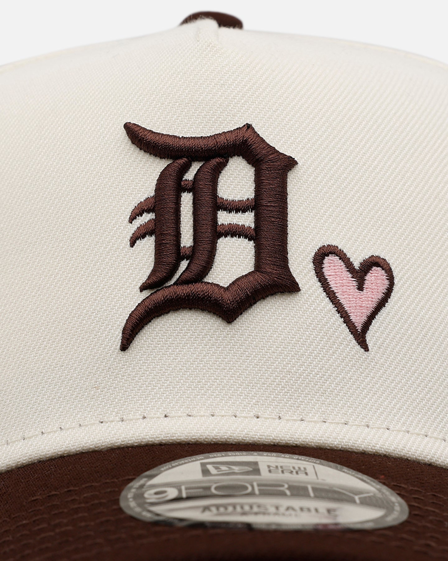New Era Detroit Tigers 'Pink Satin Hearts Walnut' 9FORTY A-Frame Snapback Chrome/Walnut